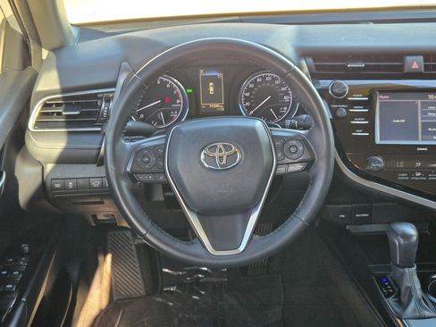 Used 2020 Toyota Camry SE image 22