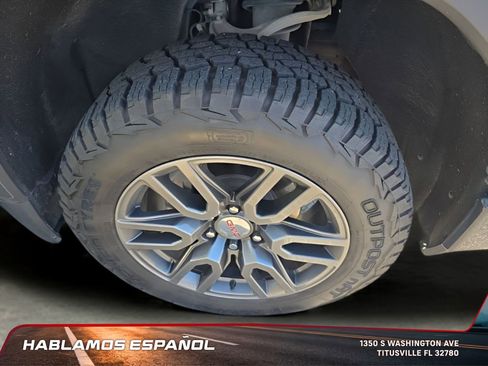 Used 2022 GMC Sierra 1500 AT4 w/ AT4 Premium Package image 8