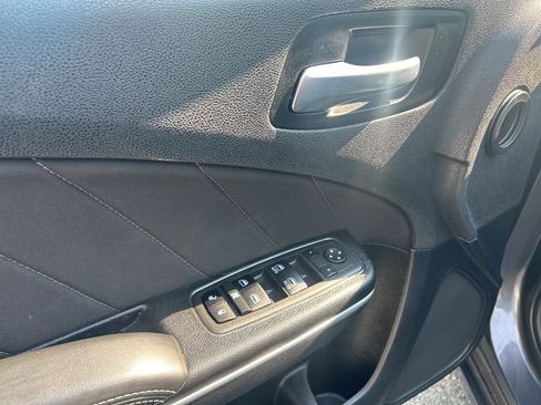 Used 2022 Dodge Charger SXT image 7