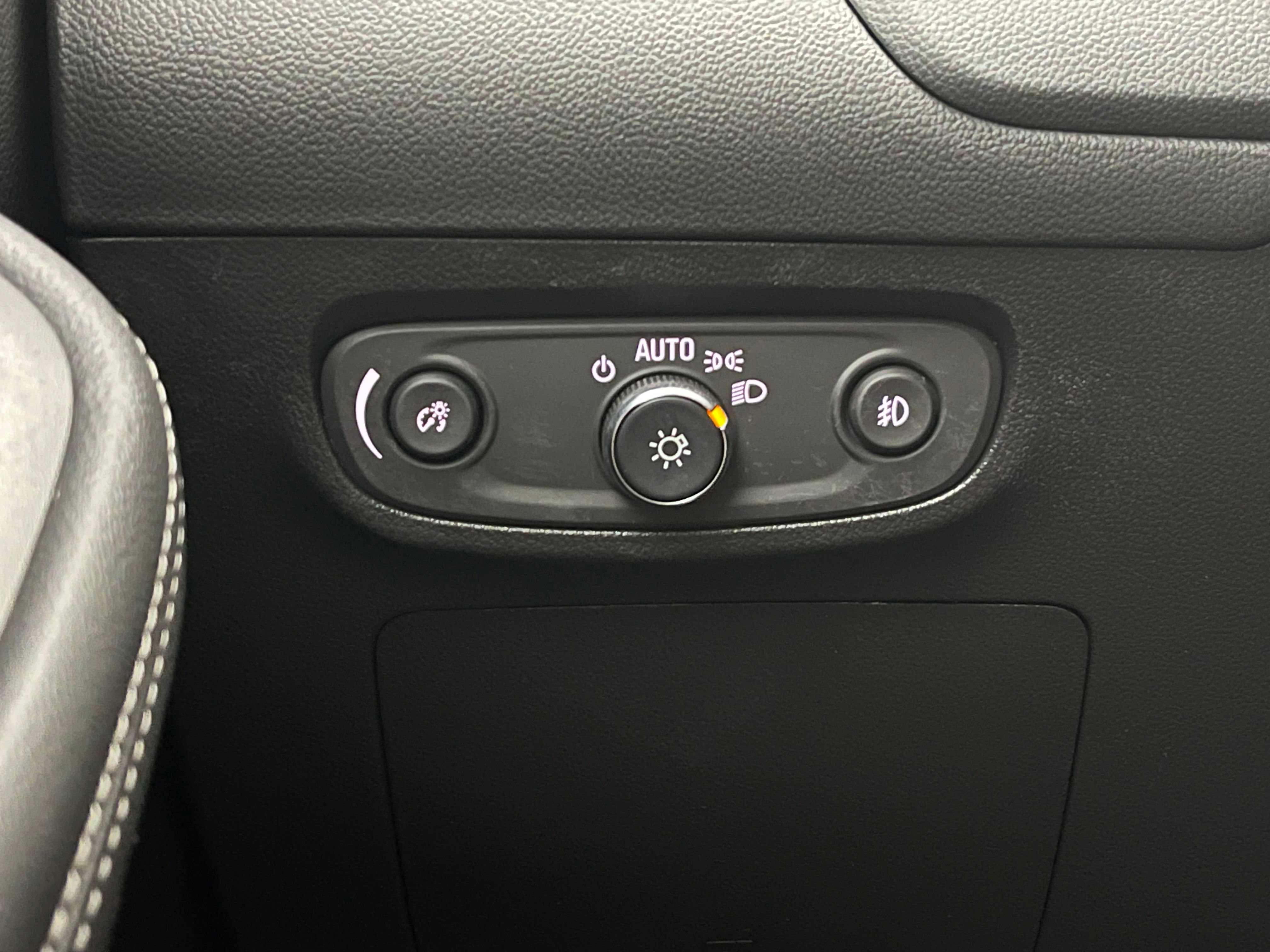 Used 2023 Buick Encore GX Select w/ Sport Touring Package AWD/4WD image 22