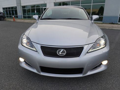 Used 2011 Lexus IS 250C RWD image 2