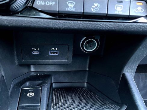 Used 2022 Nissan Kicks SV FWD image 15