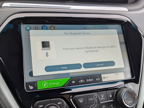 Used 2020 Chevrolet Bolt Premier w/ Infotainment Package image 27