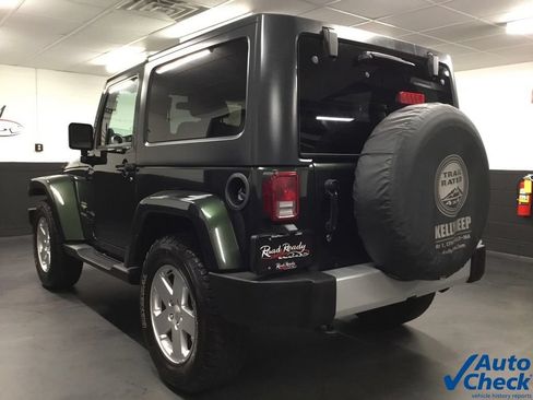 Used 2011 Jeep Wrangler Sahara w/ Dual Top Group AWD/4WD image 8