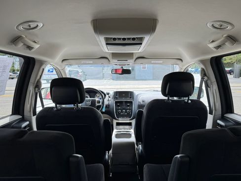 Used 2015 Dodge Grand Caravan SXT w/ UConnect Hands-Free Group image 23
