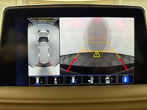 Used 2023 Chevrolet Suburban Premier image 15