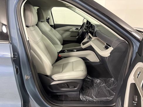 New 2026 Ford Explorer Active w/ Active Comfort Package RWD image 5