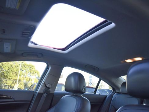 Used 2013 Buick Regal Premium image 12