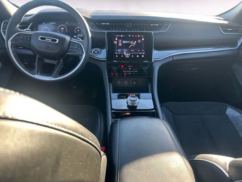Used 2023 Jeep Grand Cherokee Altitude image 10