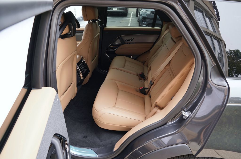 New 2026 Land Rover Range Rover Sport SE AWD/4WD image 30