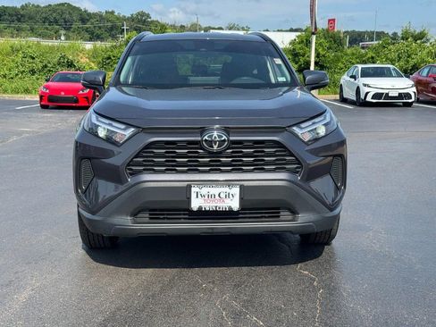 Used 2025 Toyota RAV4 XLE AWD/4WD image 10