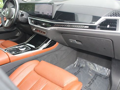 Certified 2024 BMW X7 M60i w/ Executive Package AWD/4WD image 28