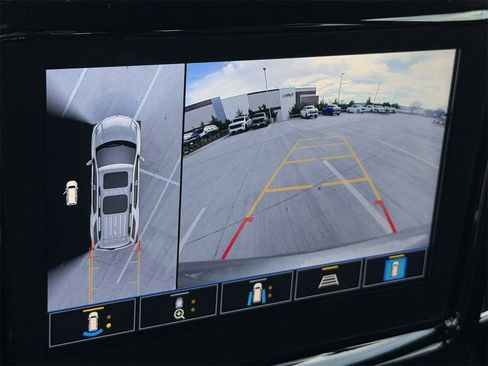 Used 2023 Chevrolet Traverse Premier image 19