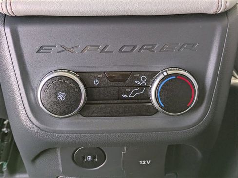 New 2026 Ford Explorer Active w/ Active Comfort Package image 28