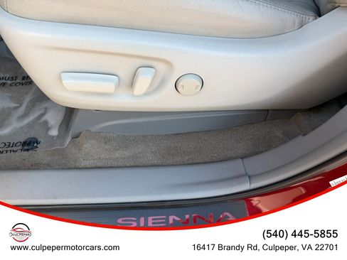 Used 2013 Toyota Sienna XLE image 8