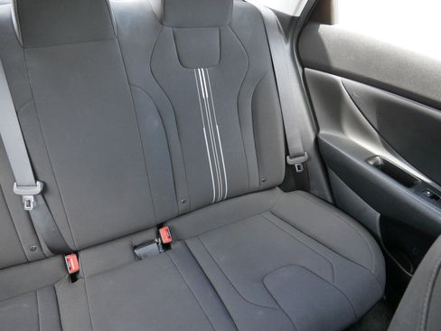 Used 2023 Hyundai Elantra SEL FWD image 14