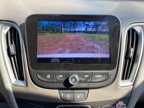 Used 2024 Chevrolet Malibu LT image 24