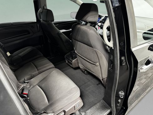 Used 2019 Honda Odyssey EX image 12