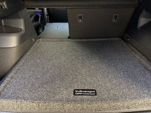 New 2026 Volkswagen Tiguan SEL R-Line AWD/4WD image 14