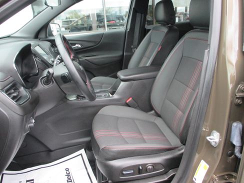 Used 2023 Chevrolet Equinox RS w/ LPO, Floor Liner Package FWD image 15