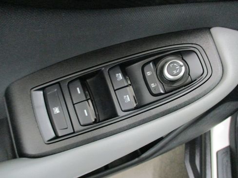 Used 2025 Subaru Outback Premium image 16