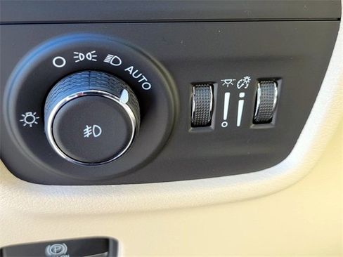 Used 2021 Jeep Grand Cherokee L Limited w/ Trailer Tow Group (B) image 32