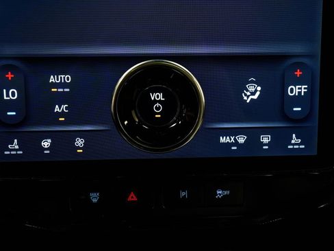 Used 2022 Ford F150 Lightning Platinum image 29