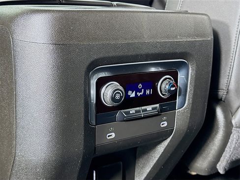 Used 2021 Chevrolet Suburban LT image 20