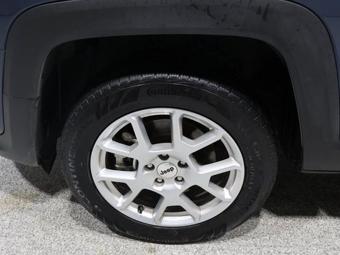 Used 2023 Jeep Renegade Latitude w/ Premium Group image 7