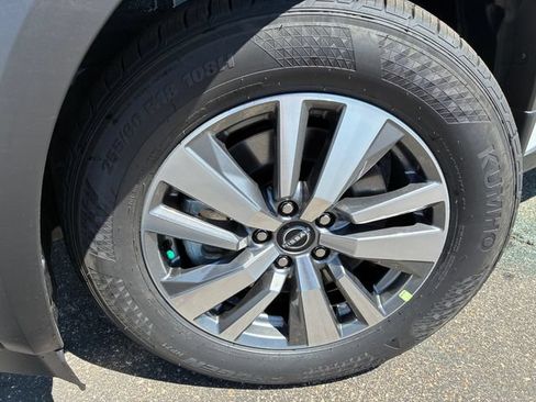 New 2026 Nissan Pathfinder SL FWD image 10