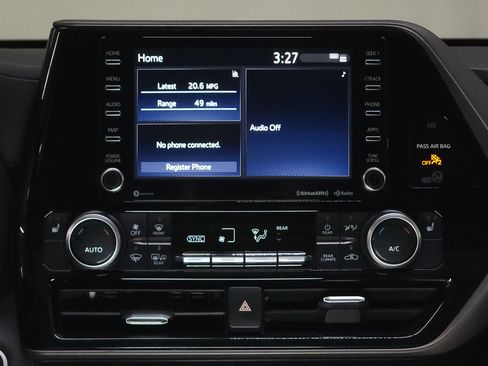 Used 2020 Toyota Highlander XLE AWD/4WD image 31