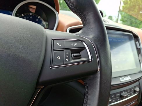 Used 2018 Maserati Ghibli S GranLusso AWD/4WD image 23