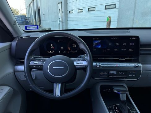 Used 2025 Hyundai Kona SEL image 14