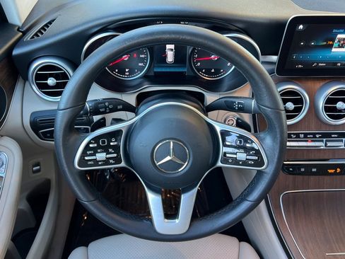 Used 2021 Mercedes-Benz GLC 300 4MATIC w/ Premium Package image 17