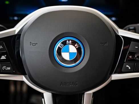 Used 2025 BMW i4 M50 image 27