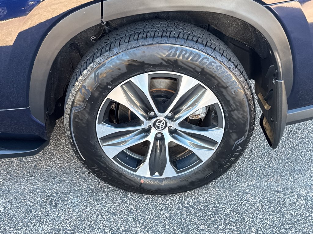 Used 2026 Toyota Highlander XLE AWD/4WD image 42