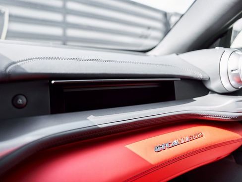 Used 2019 Ferrari GTC4Lusso AWD/4WD image 80