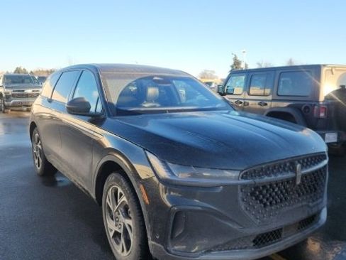 Used 2024 Lincoln Nautilus Premier w/ Equipment Group 102A image 2