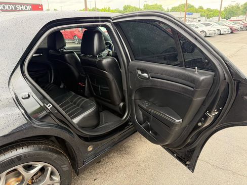 Used 2015 Chrysler 300 S AWD/4WD image 10