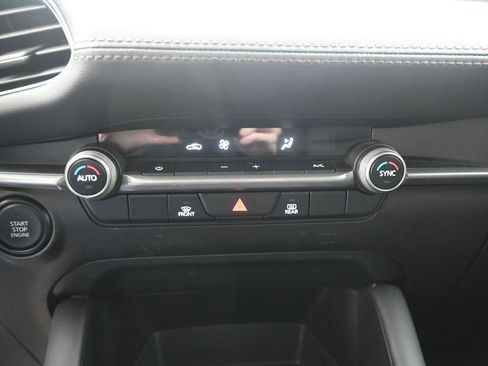 Used 2022 MAZDA MAZDA3 s image 10