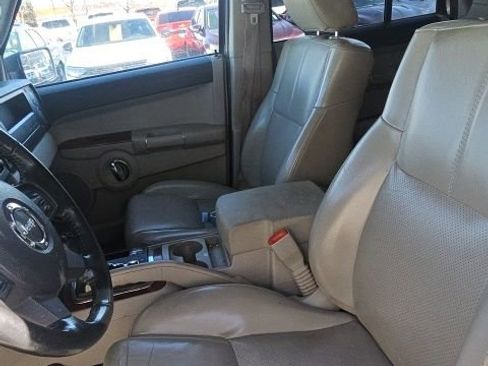 Used 2007 Jeep Commander Limited image 9