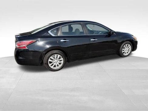 Used 2014 Nissan Altima 2.5 S w/ Display Audio Package FWD image 12