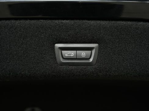 Used 2023 BMW 760i xDrive w/ Executive Package image 20