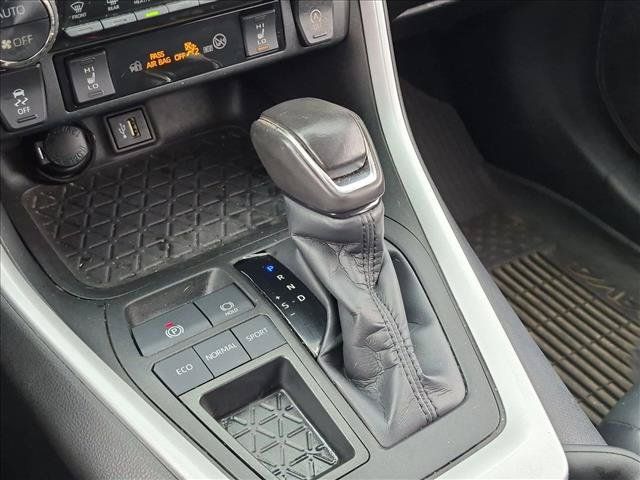 Used 2023 Toyota RAV4 XLE Premium FWD image 10