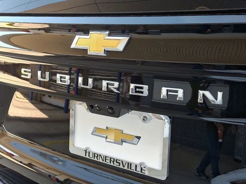 New 2026 Chevrolet Suburban Premier image 11