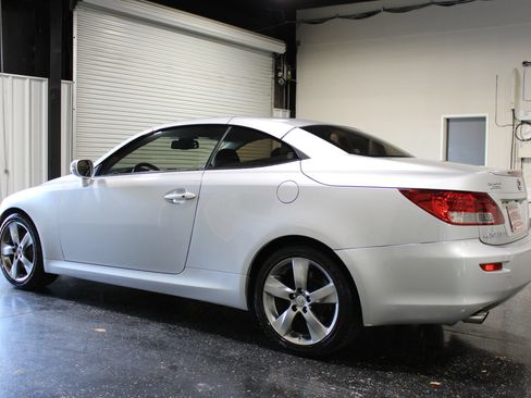Used 2010 Lexus IS 350C w/ Luxury Pkg RWD image 5
