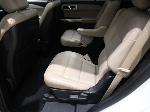 Used 2020 Ford Explorer XLT w/ Equipment Group 202A image 21