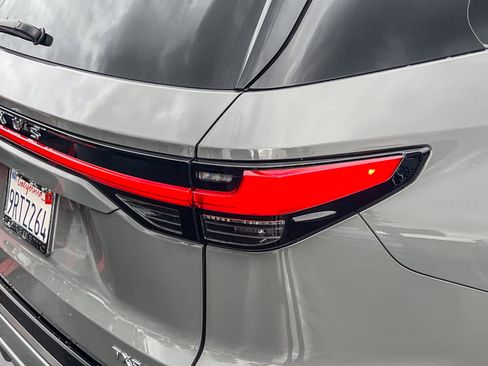 Used 2024 Lexus TX 500h AWD image 8