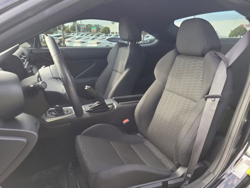 Used 2023 Toyota GR86 w/ ALL Weather Mat Package (TMS) RWD image 14
