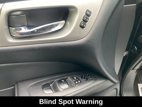 Used 2020 Nissan Pathfinder SL AWD/4WD image 14